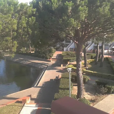 Les Capellans Port D'attache *