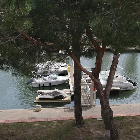 Les Capellans Port D'attache *