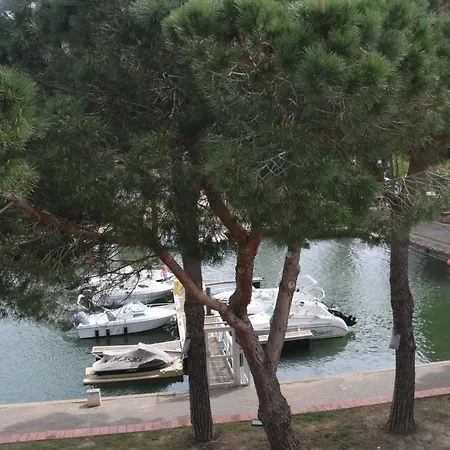 Les Capellans Port D'attache