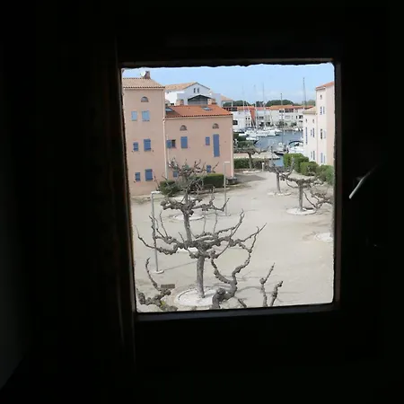 Les Capellans Port D'attache